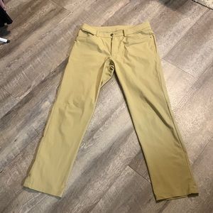 Lululemon Men’s ABC Pant 32" x 31” Warpstreme Pants Khaki. Classic Fit